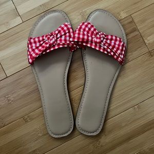 Red gingham bow flip-flops